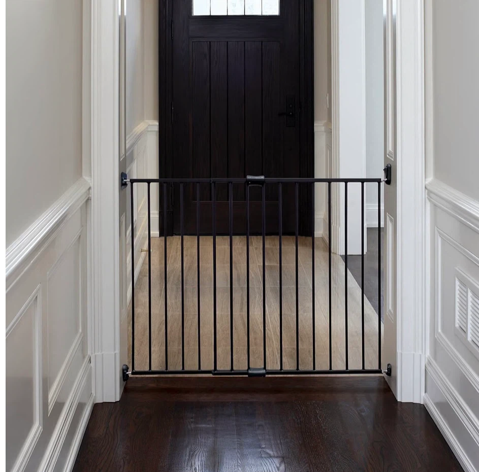 Expandable metal gate - Bronze