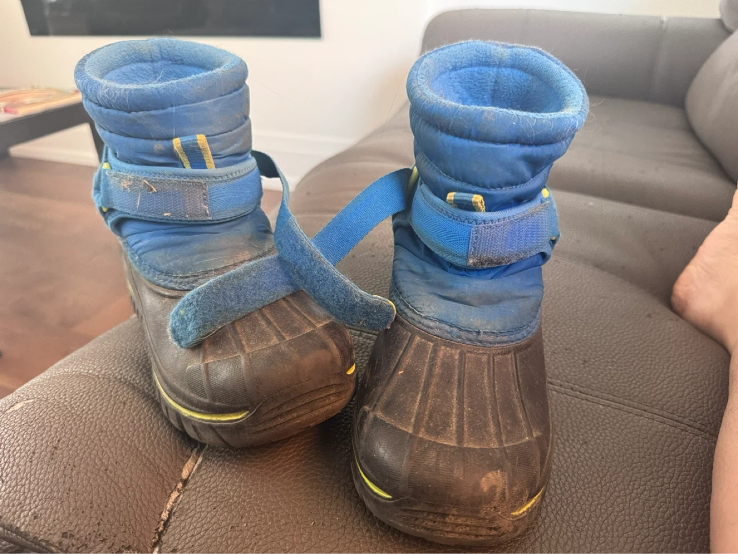 Joe Fresh Blue and black winter boots - photo 2