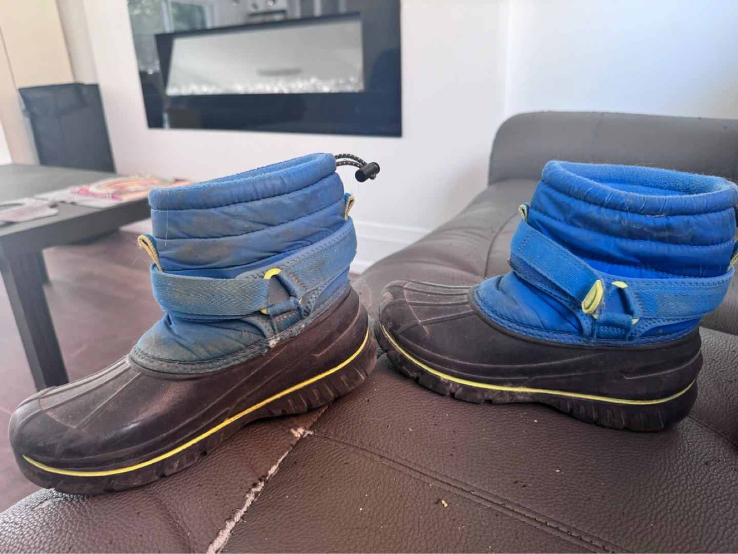 Joe Fresh Blue and black winter boots - photo 3