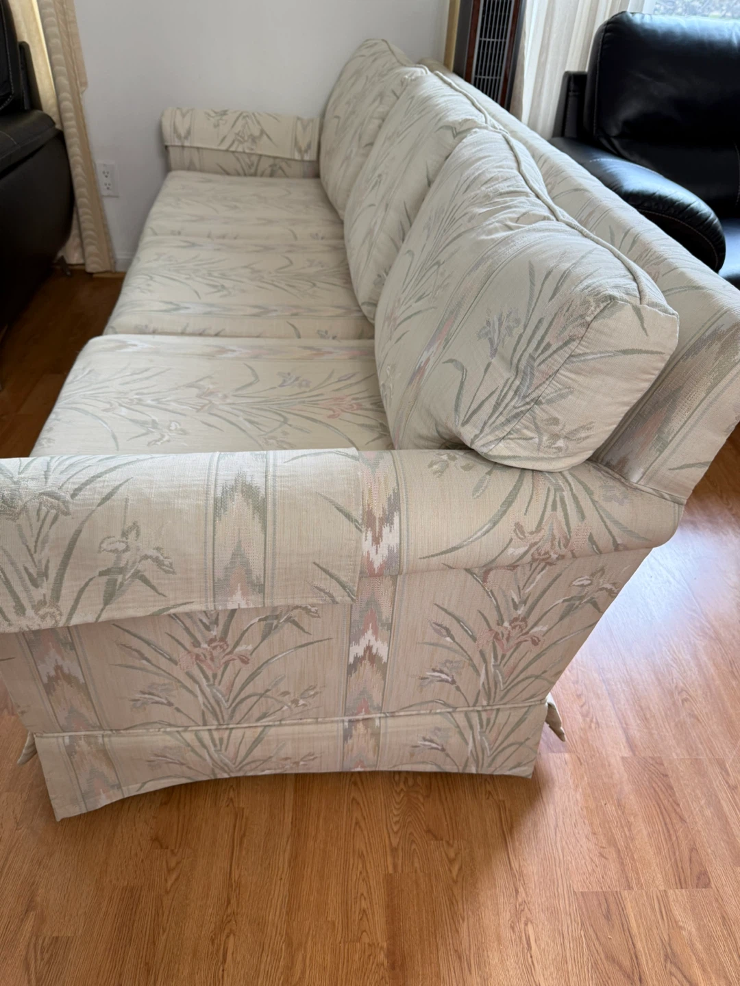 Floral pattern three-seat sofa - photo 2