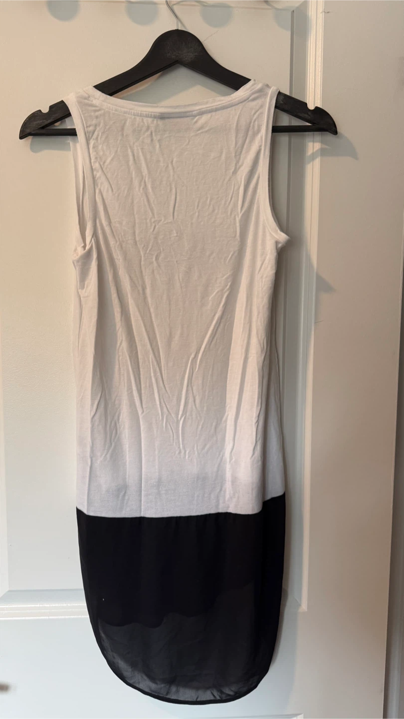 DKNY Sleeveless Top Black and White - photo 2