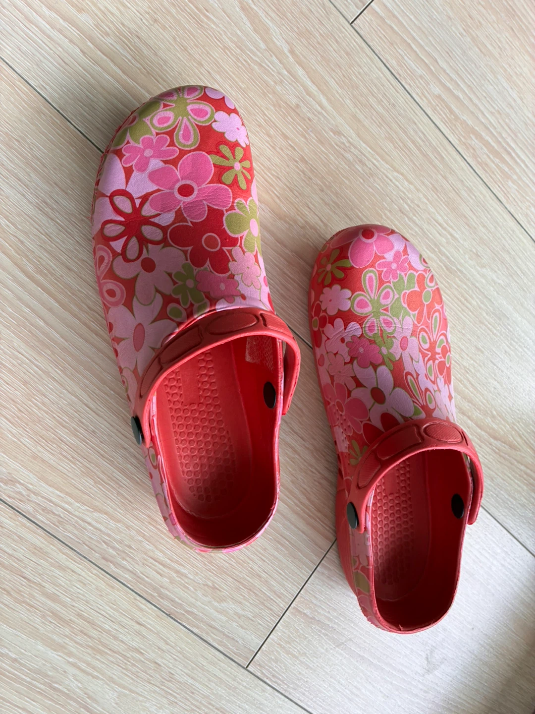 New Size 8,Floral European Clogs