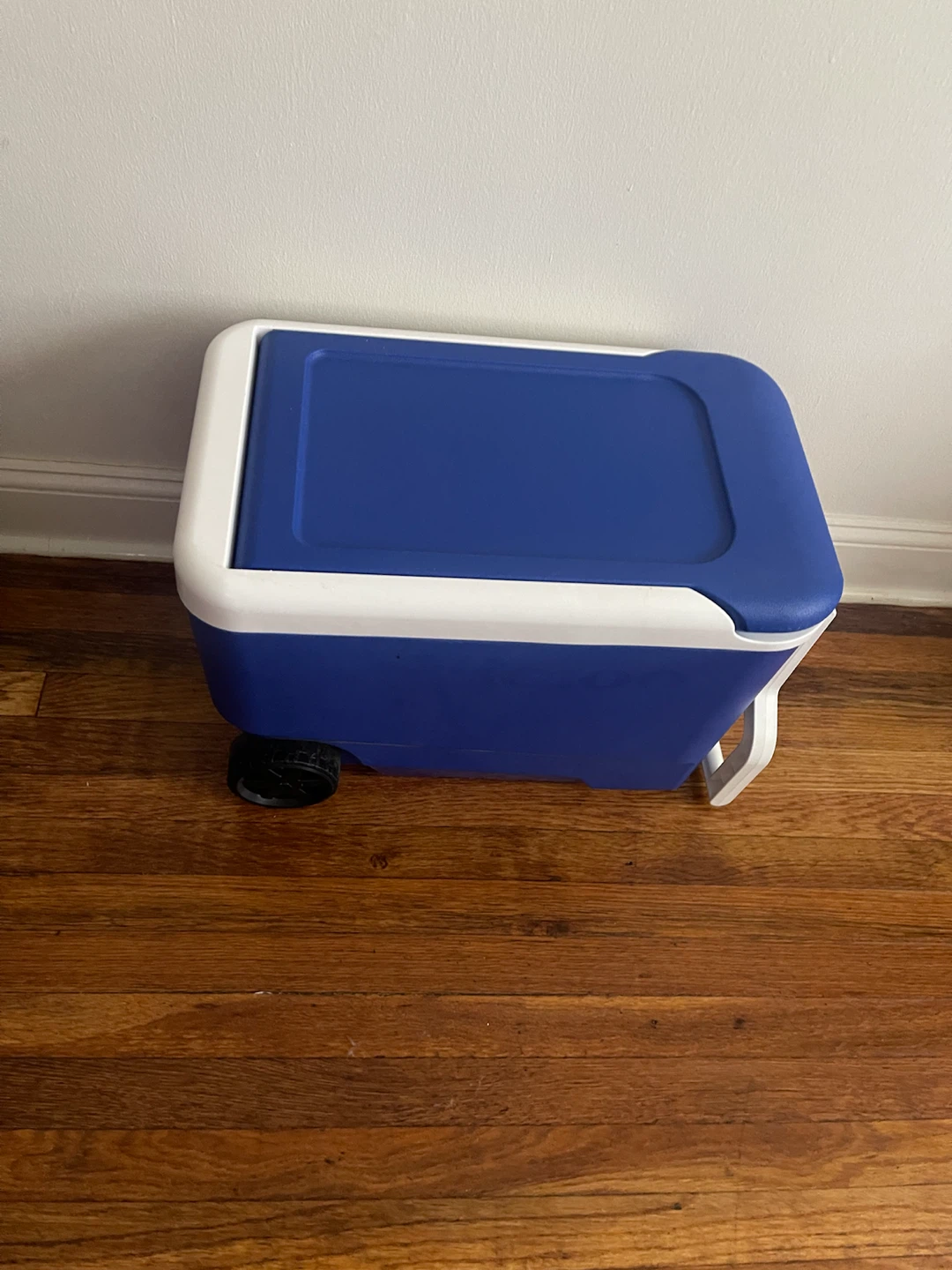 Igloo Wheelie Cool 38 Cooler - photo 2