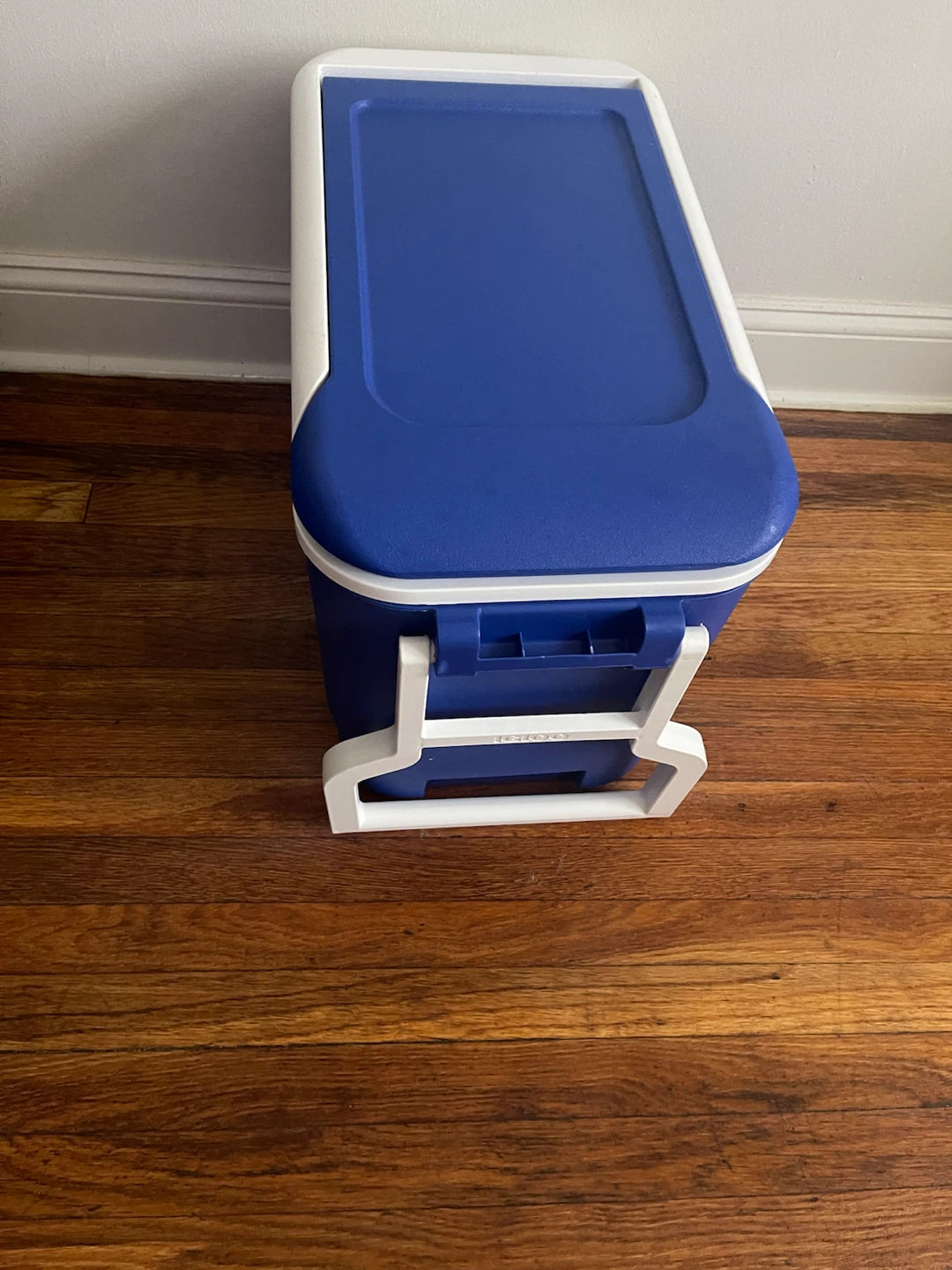 Igloo Wheelie Cool 38 Cooler - photo 3
