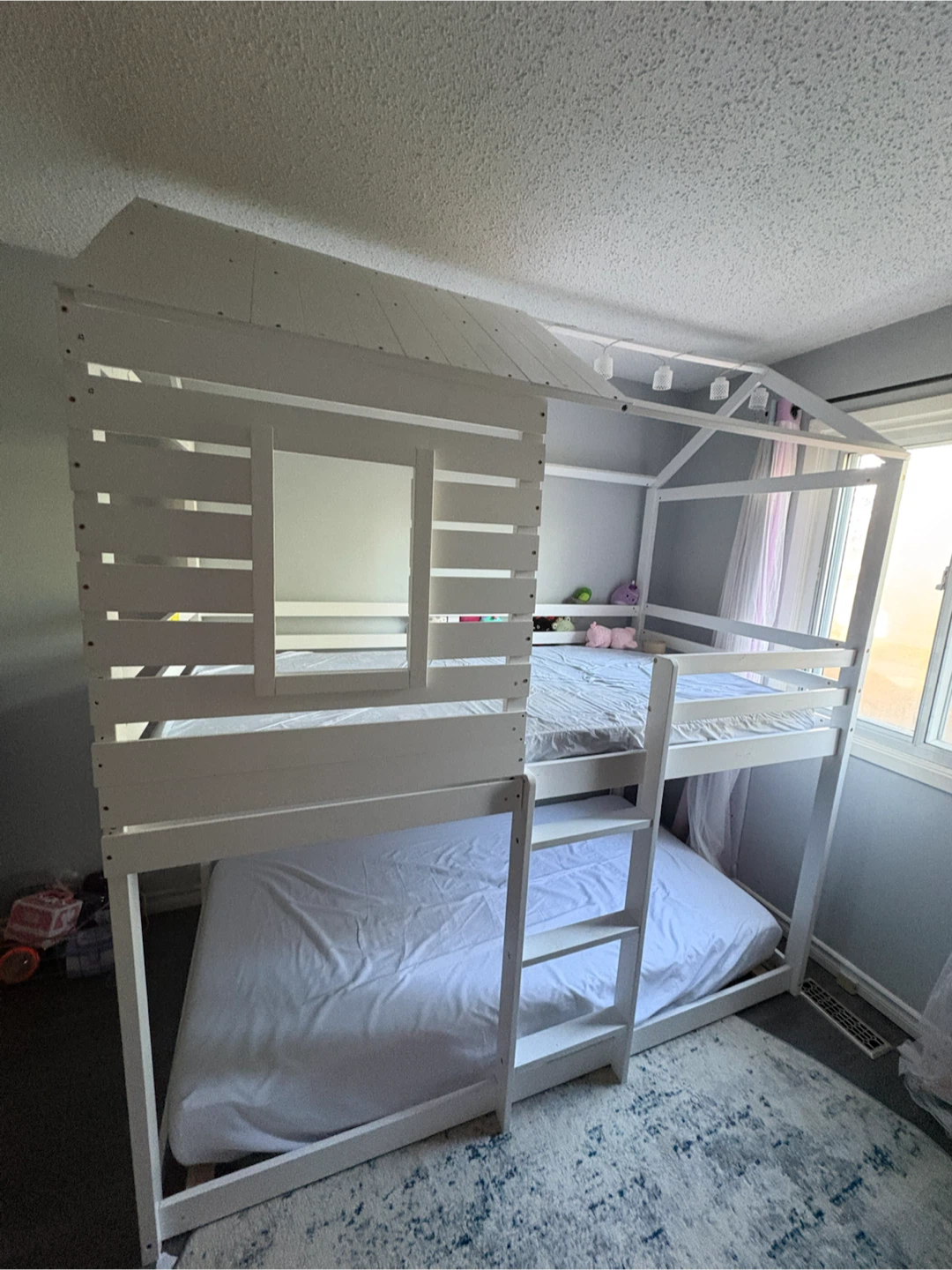 White Twin Over Twin Playhouse Bunk Bed - photo 2