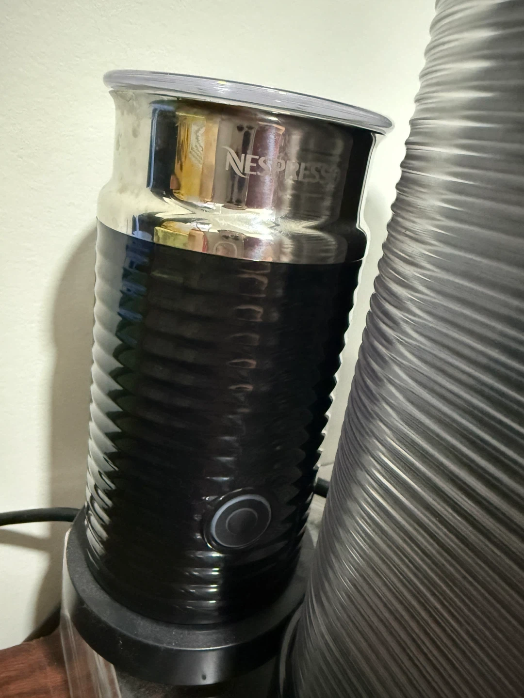 Breville Nespresso Coffee Machine and Milk Frother - photo 4