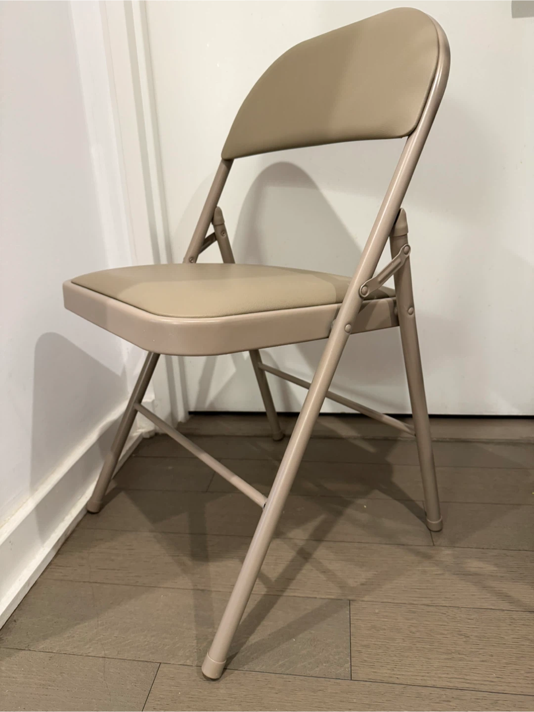 4 Tan Metal Folding Chairs - photo 2