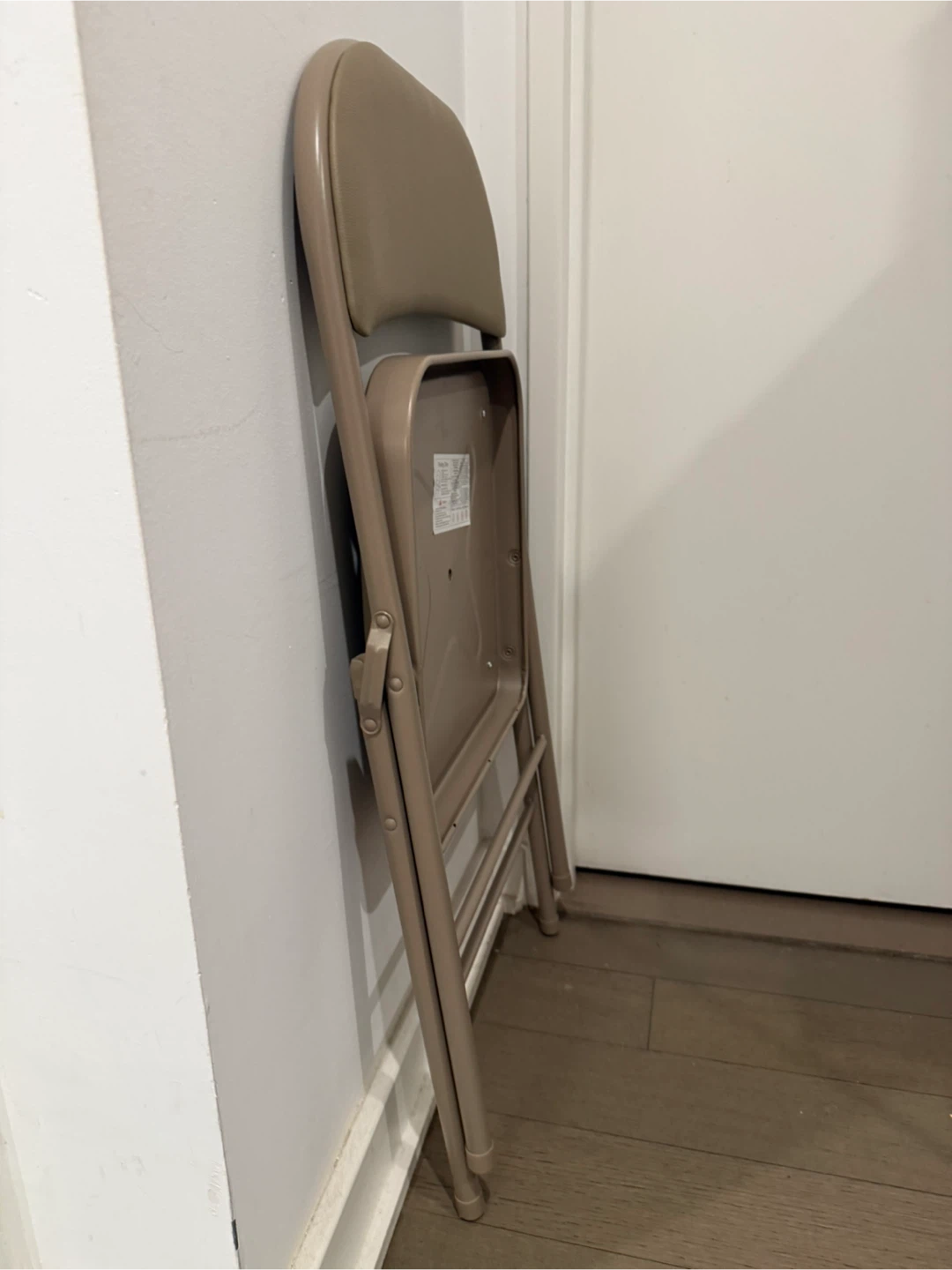 4 Tan Metal Folding Chairs - photo 5