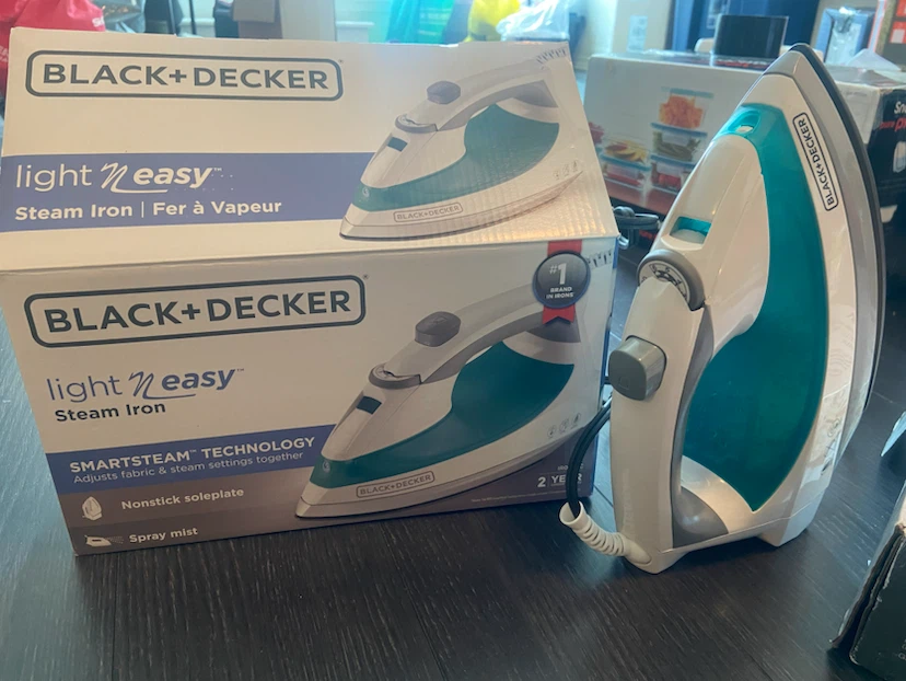 Black+Decker Light 'N Easy Steam Iron
