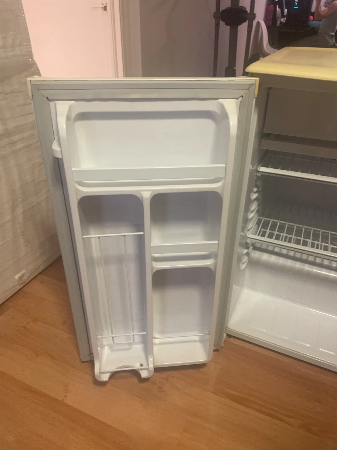 Danby Compact Bar Fridge - photo 2