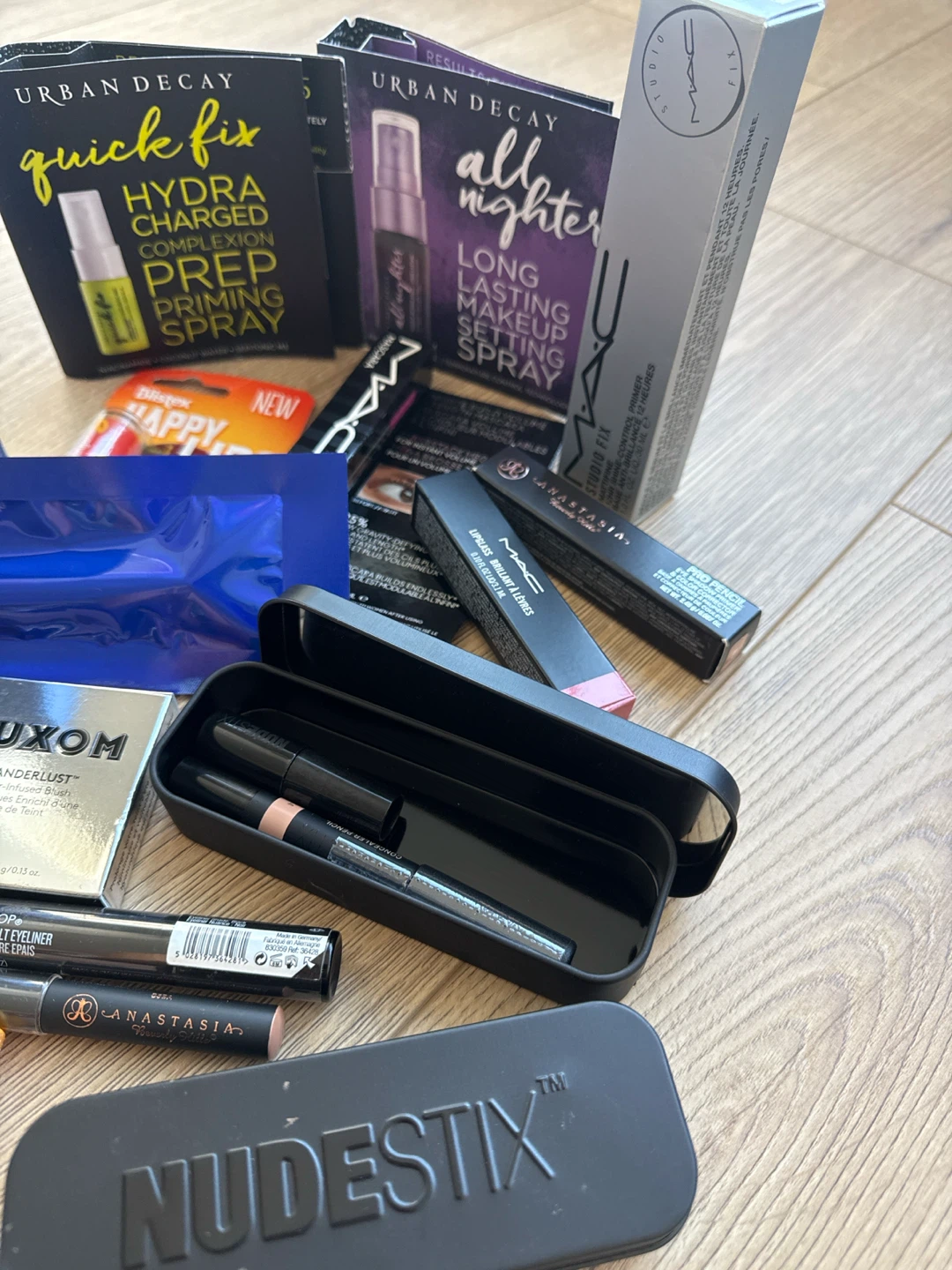 Assorted Luxury Makeup and Beauty Product Bundle - photo 4