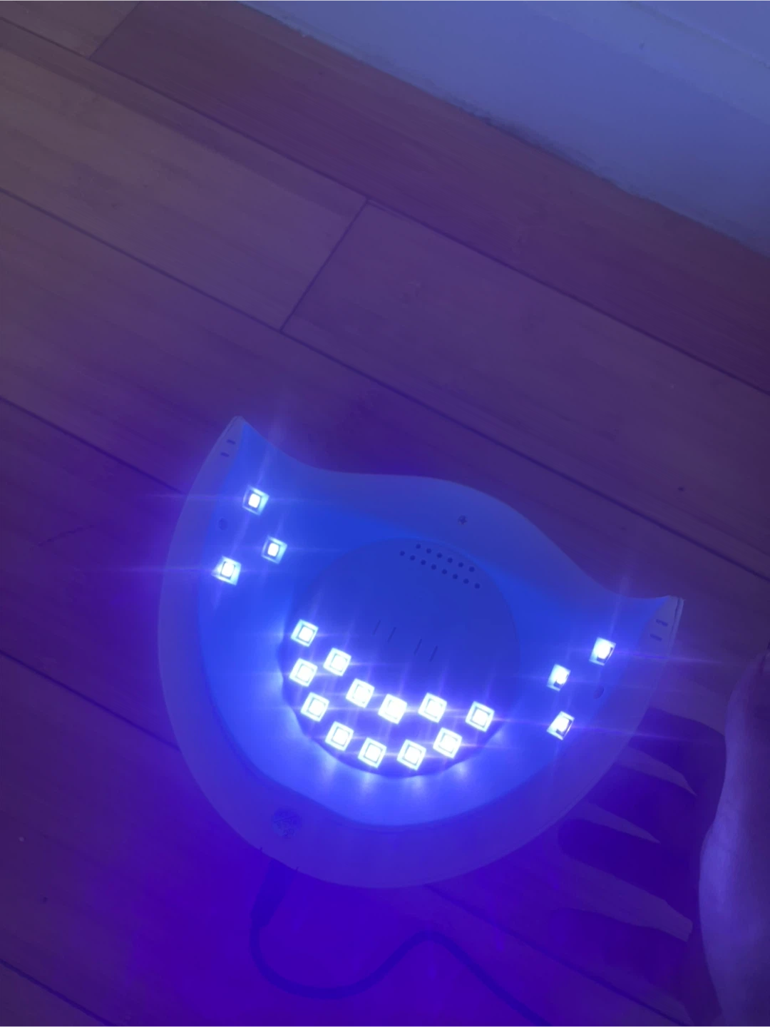 UV LED Nail Lamp - photo 3
