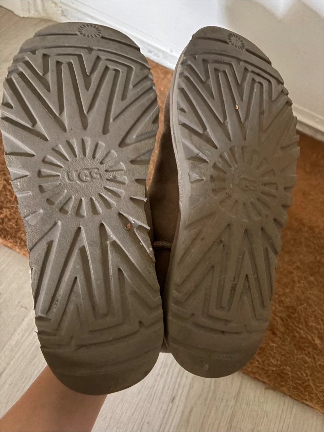 UGG Boots Size 9 - photo 2
