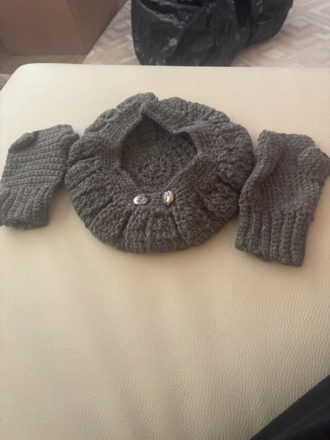 Gray Crocheted Beret and Fingerless Gloves Set - photo 3