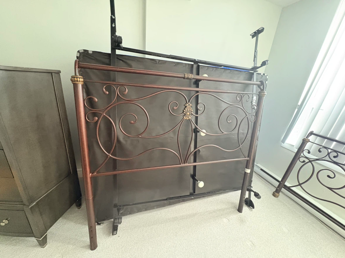 Bedroom 2 dresser mirror queen bed frame - photo 5