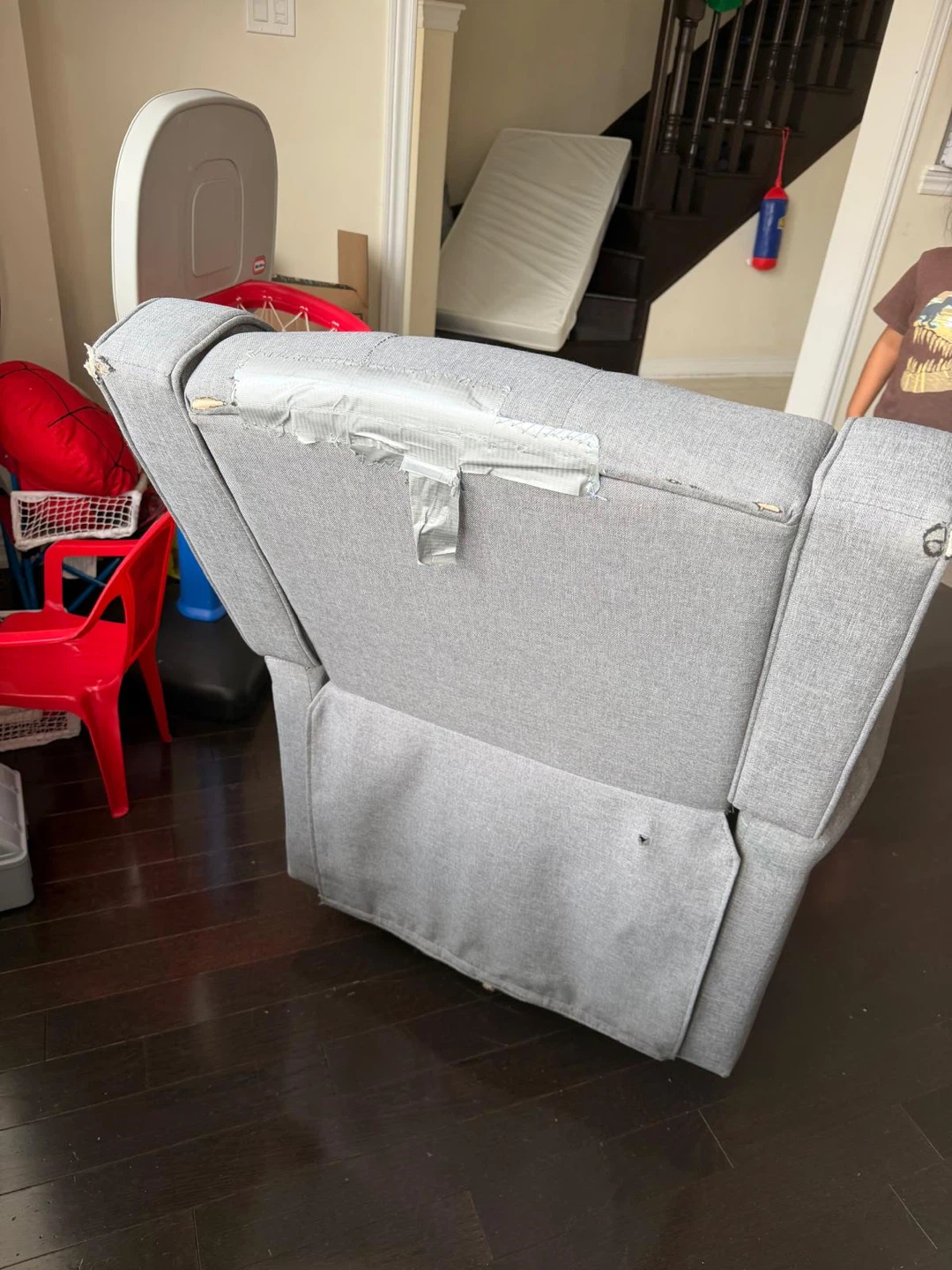 Grey tufted fabric recliner chair - photo 3