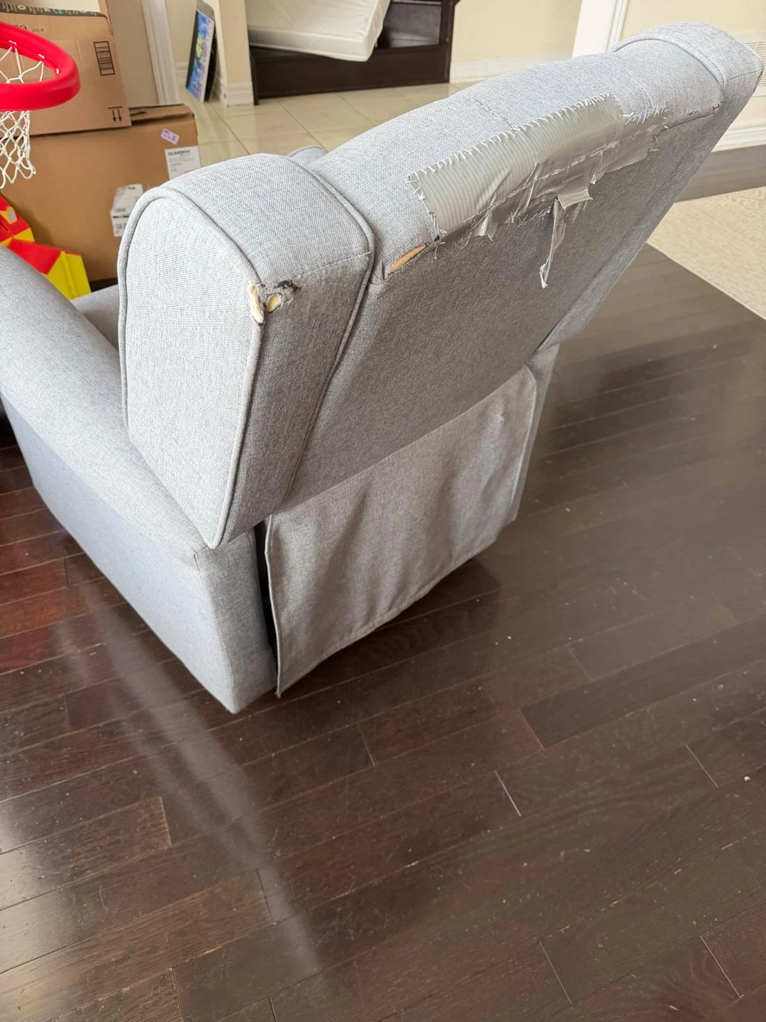 Grey tufted fabric recliner chair - photo 4