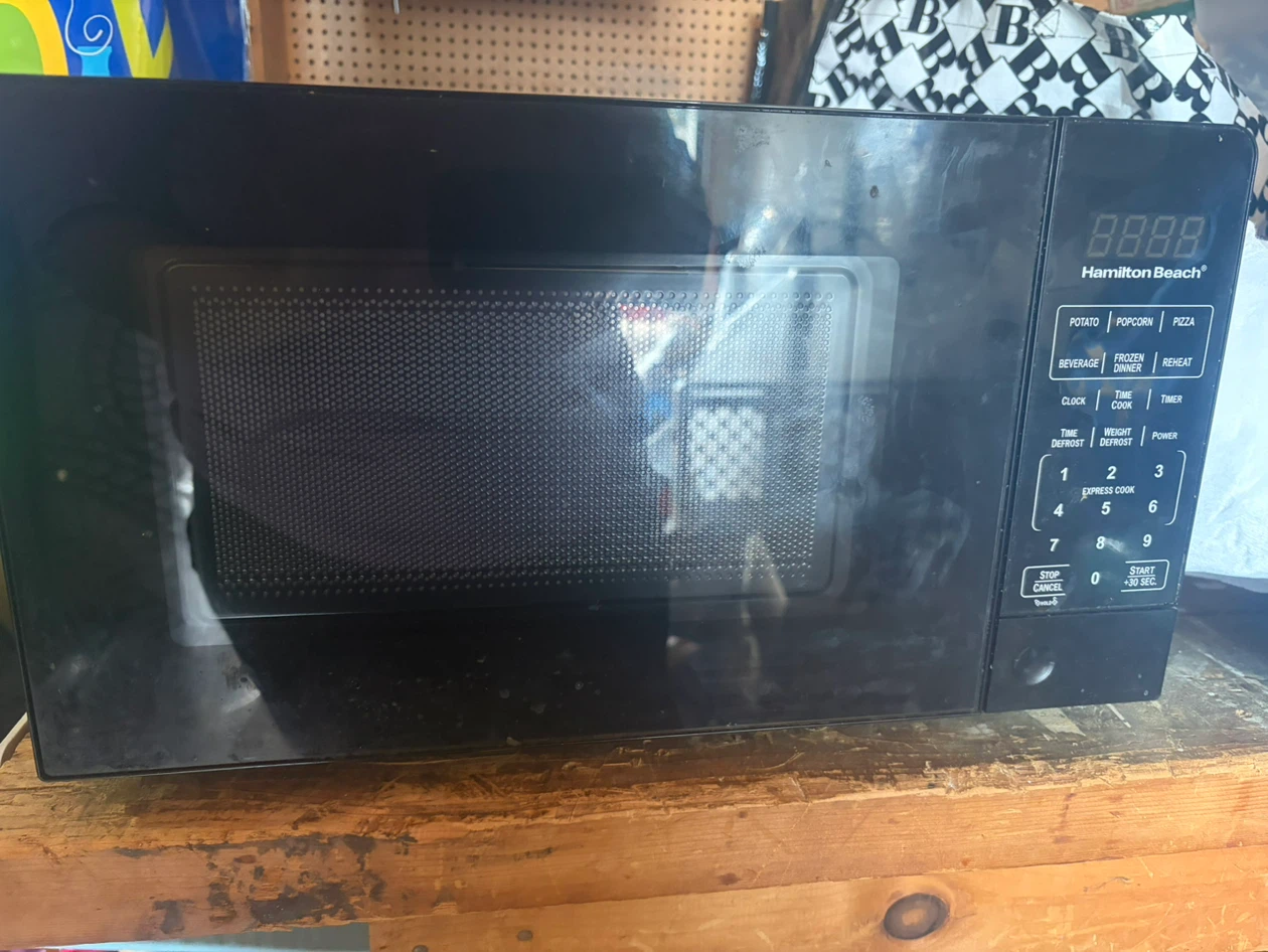 Hamilton Beach Microwave - photo 2