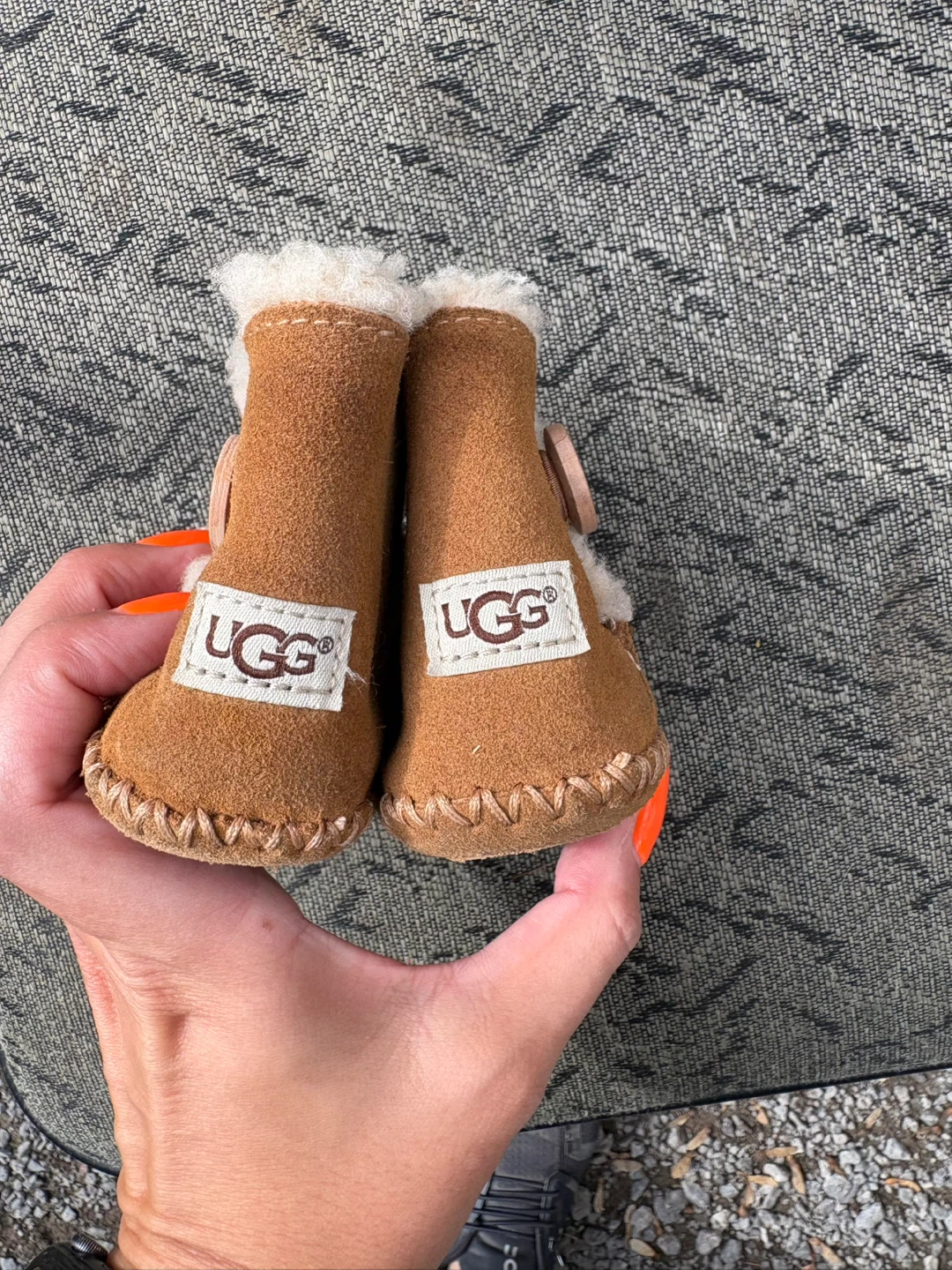 UGG Infant Booties Size 4/5 - photo 2