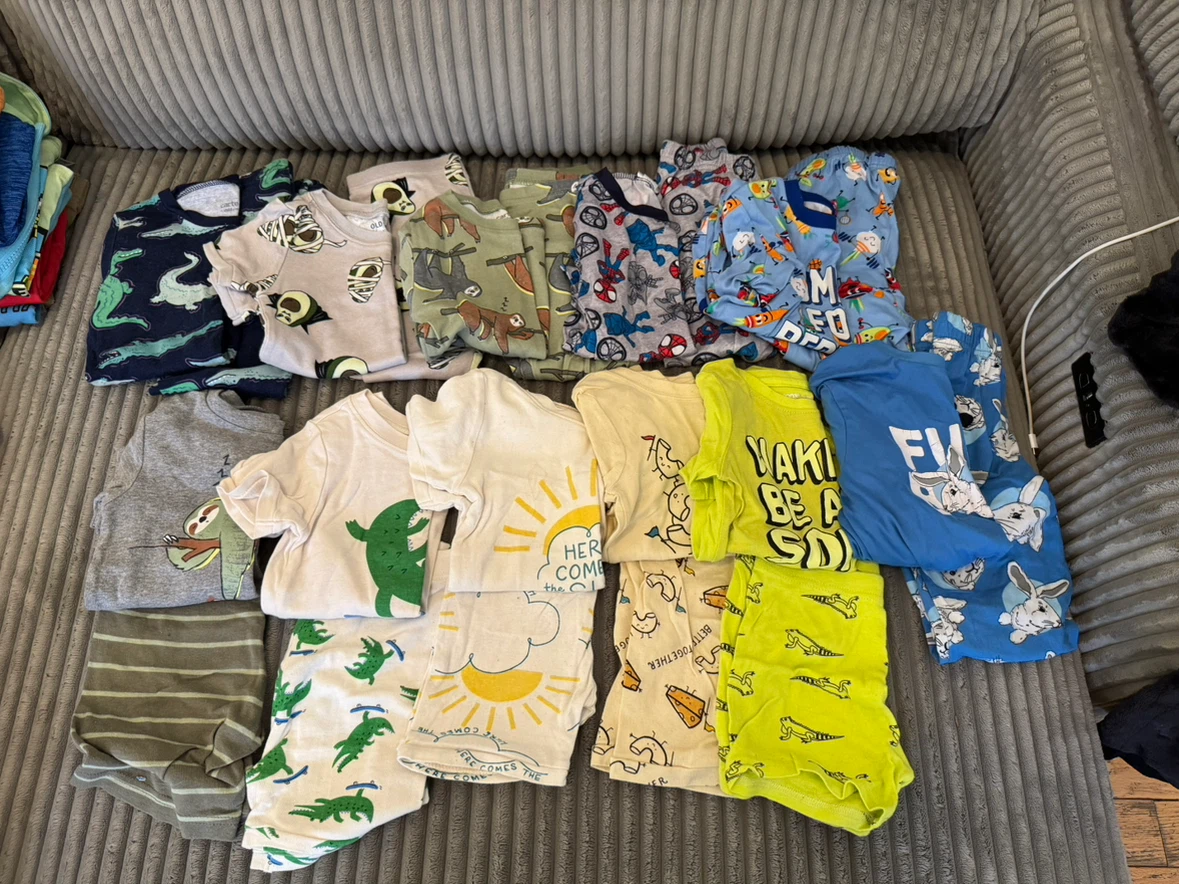 Huge Boys’ Lot 4T-5T/XS/4-5 - photo 4
