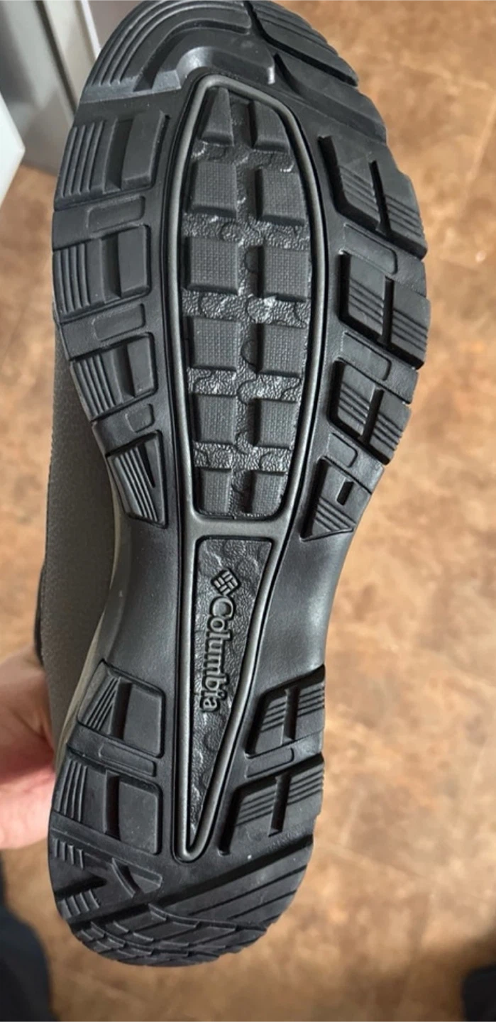 Columbia waterproof hiking boots - photo 3