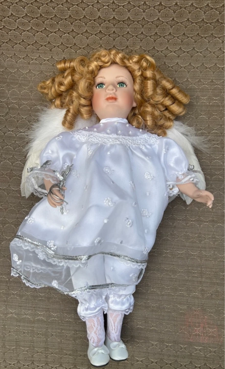 Porcelain Angel Doll with Feather Wings - photo 2