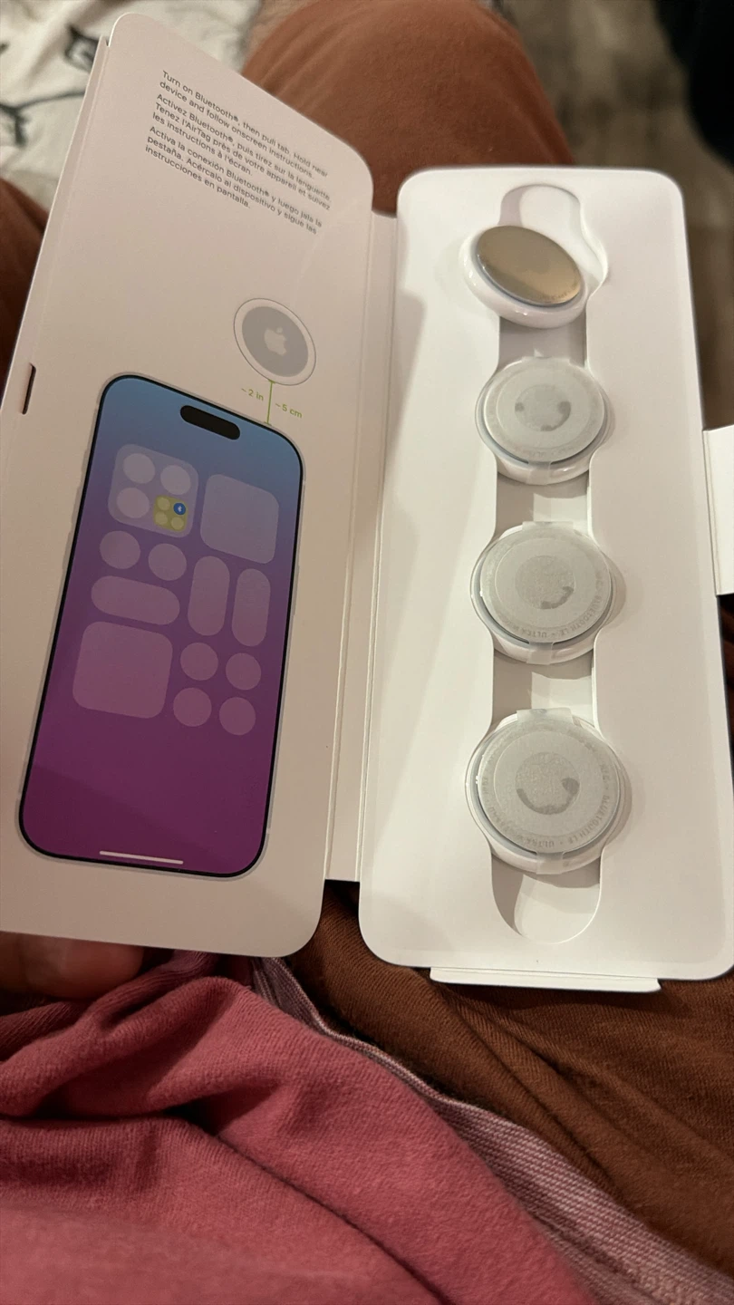Apple AirTag 4 Pack 2nd Generation - photo 2