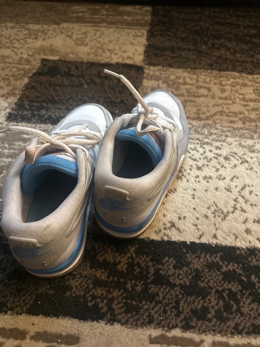 Used Nike Air Jordan Sneakers - photo 3