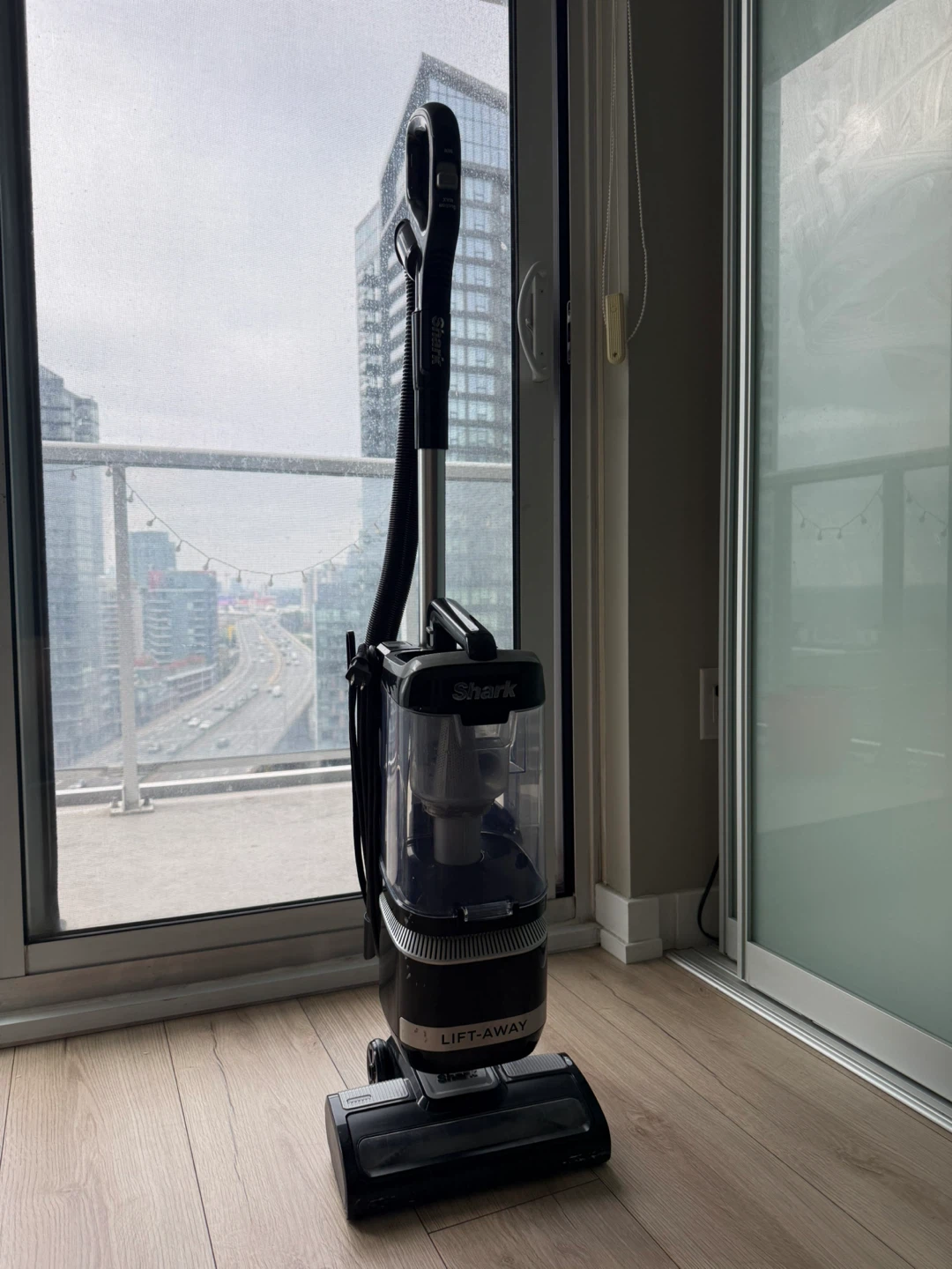 Shark Lift-Away Upright Vacuum - photo 4