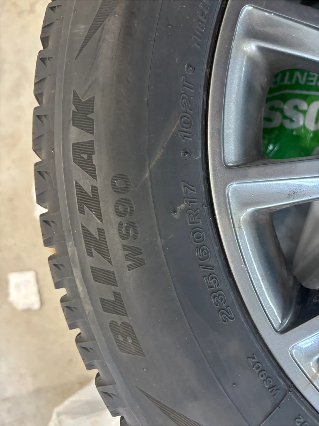 Bridgestone Blizzak winter tires 235/60 R17 and Rims - photo 4