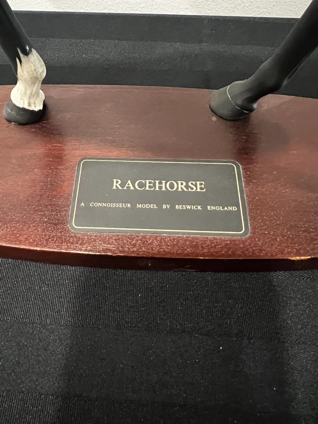 Beswick Connoisseur Racehorse Figurine - photo 4