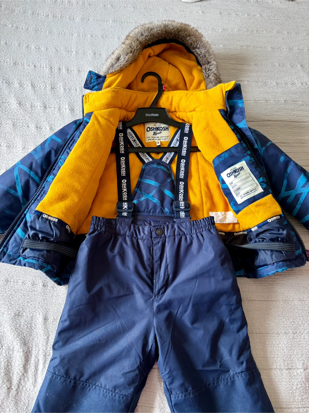 Kids Boys 2 Piece Snowsuit Size 6 - photo 2