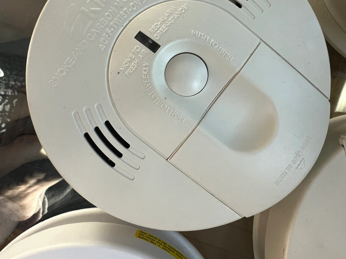 3 battery Smoke and CarbonAlarms - - photo 3
