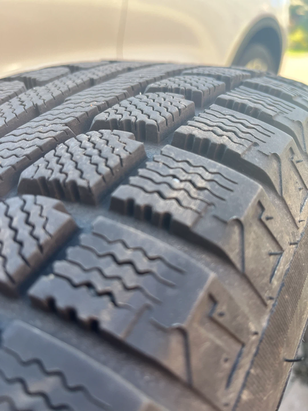 Winter Tires - 215/65R16 98S - photo 5