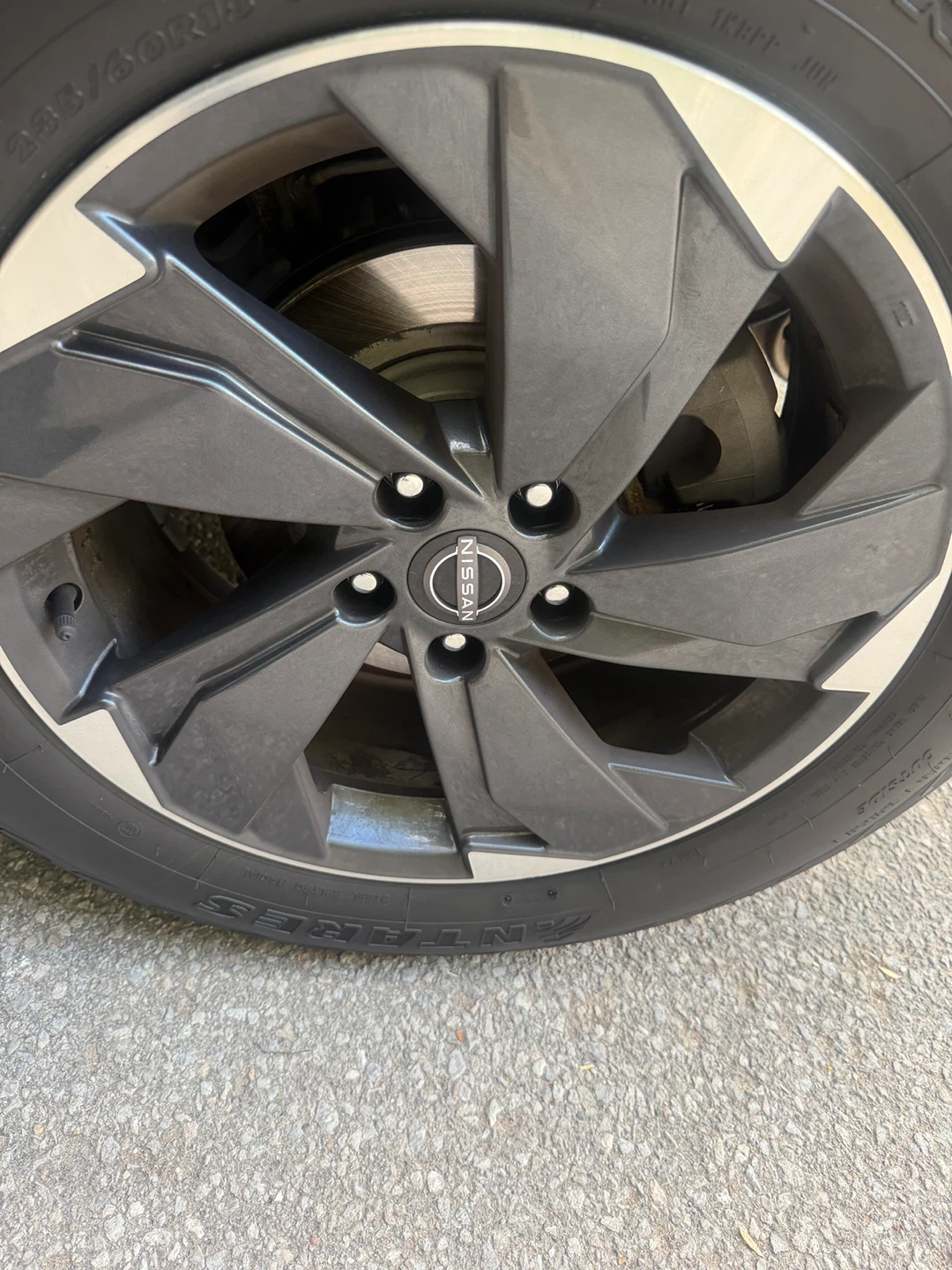 Brand new Nissan 18-inch Alloy Wheel only