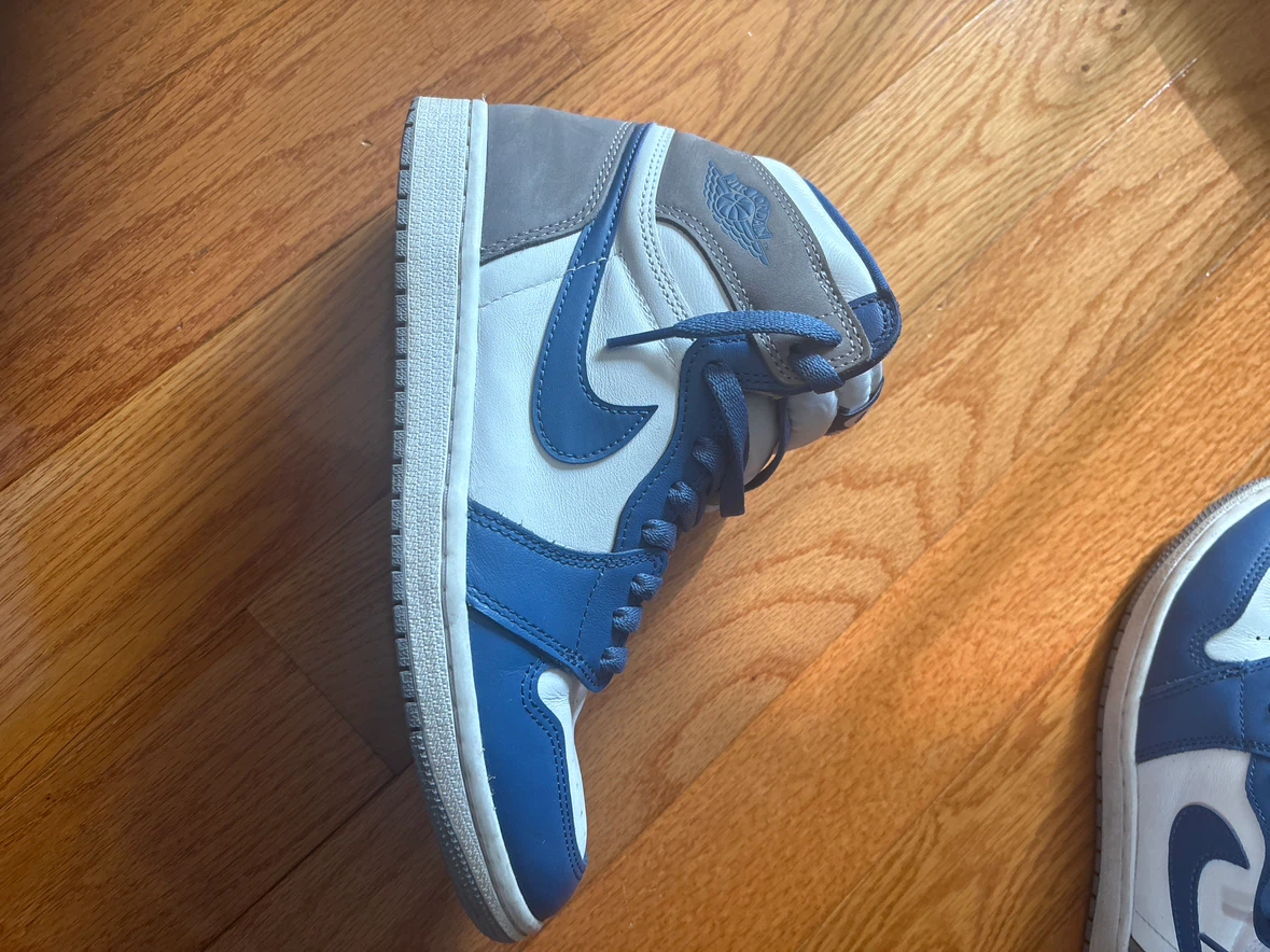 Nike Air Jordan 1 Retro High OG Shoes - photo 4