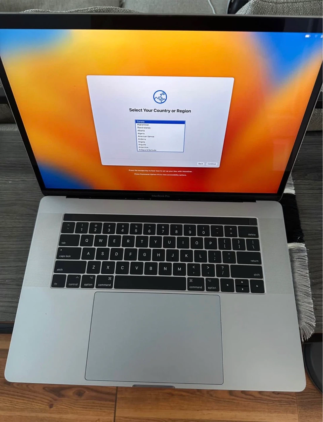 2017 MacBook Pro 15″ (A1707) – 16 GB RAM, 512 GB SSD