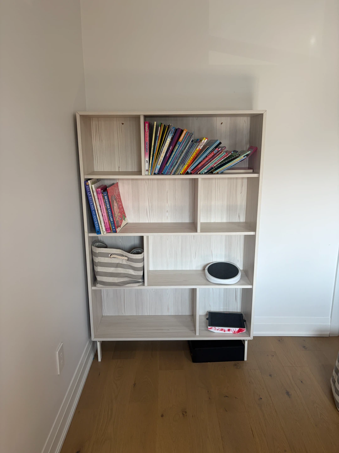 Light Wood Grain Bookshelf - photo 2