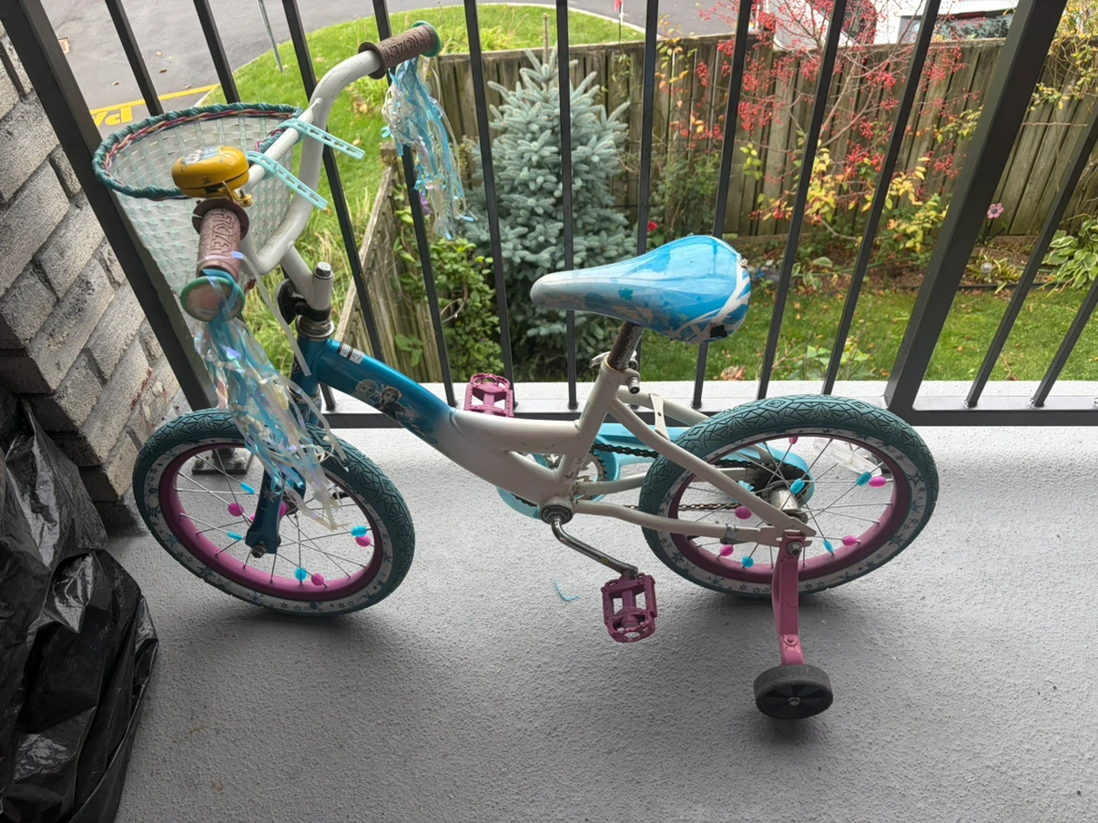 Huffy Frozen 16-inch Children's Bicycle