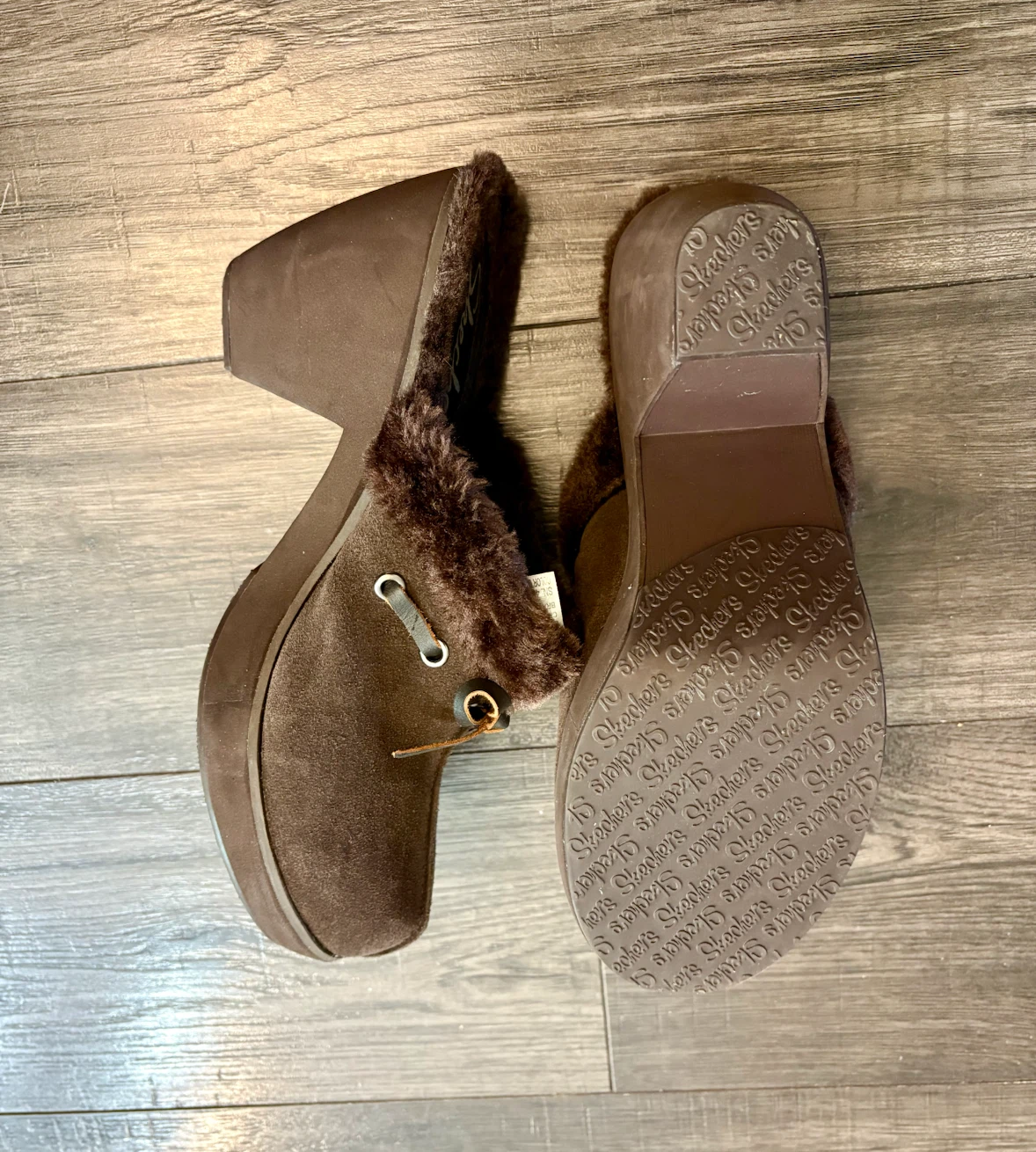 Skechers Fur Lined Suede Clogs - photo 3
