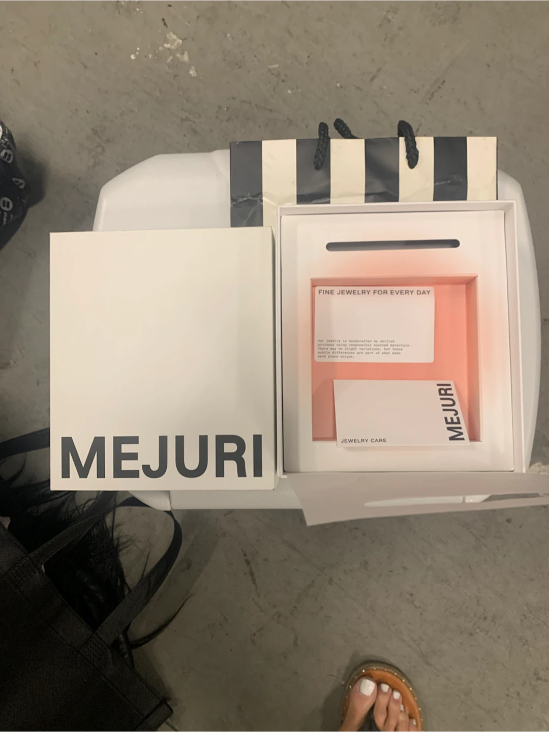 MEJURI gift box