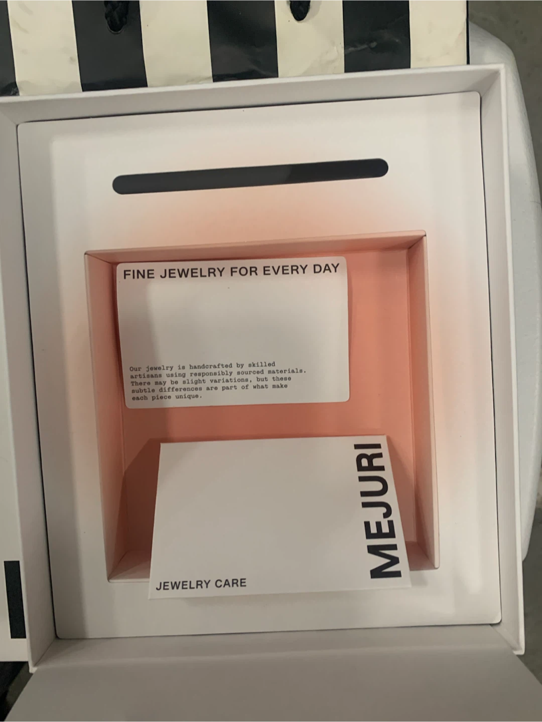 MEJURI gift box - photo 3