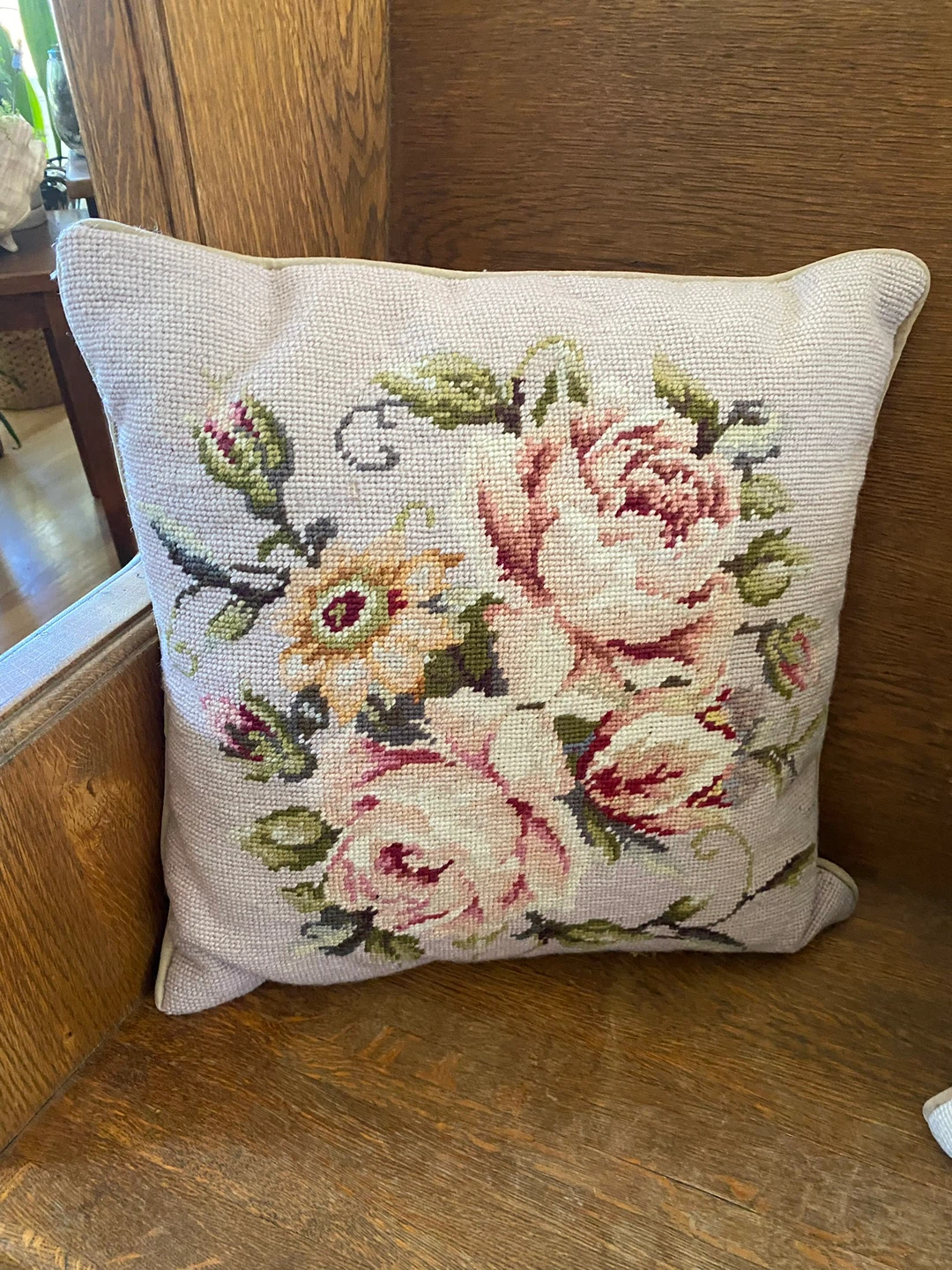 Set of 4 Floral antique Needlepoint Cushions - photo 4