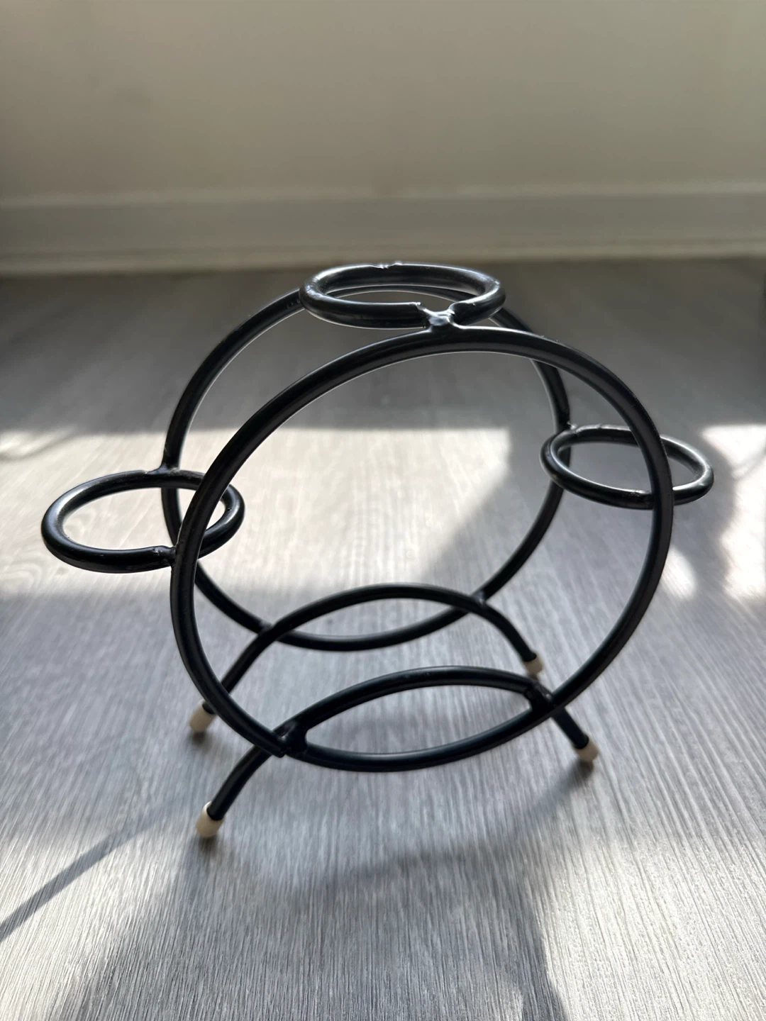 Black Wire Holder