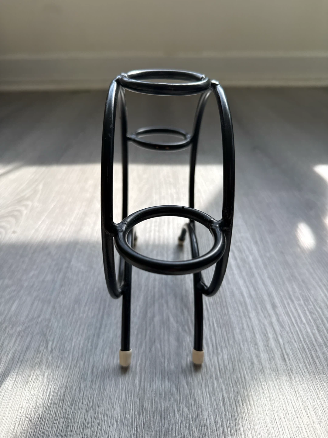 Black Wire Holder - photo 3