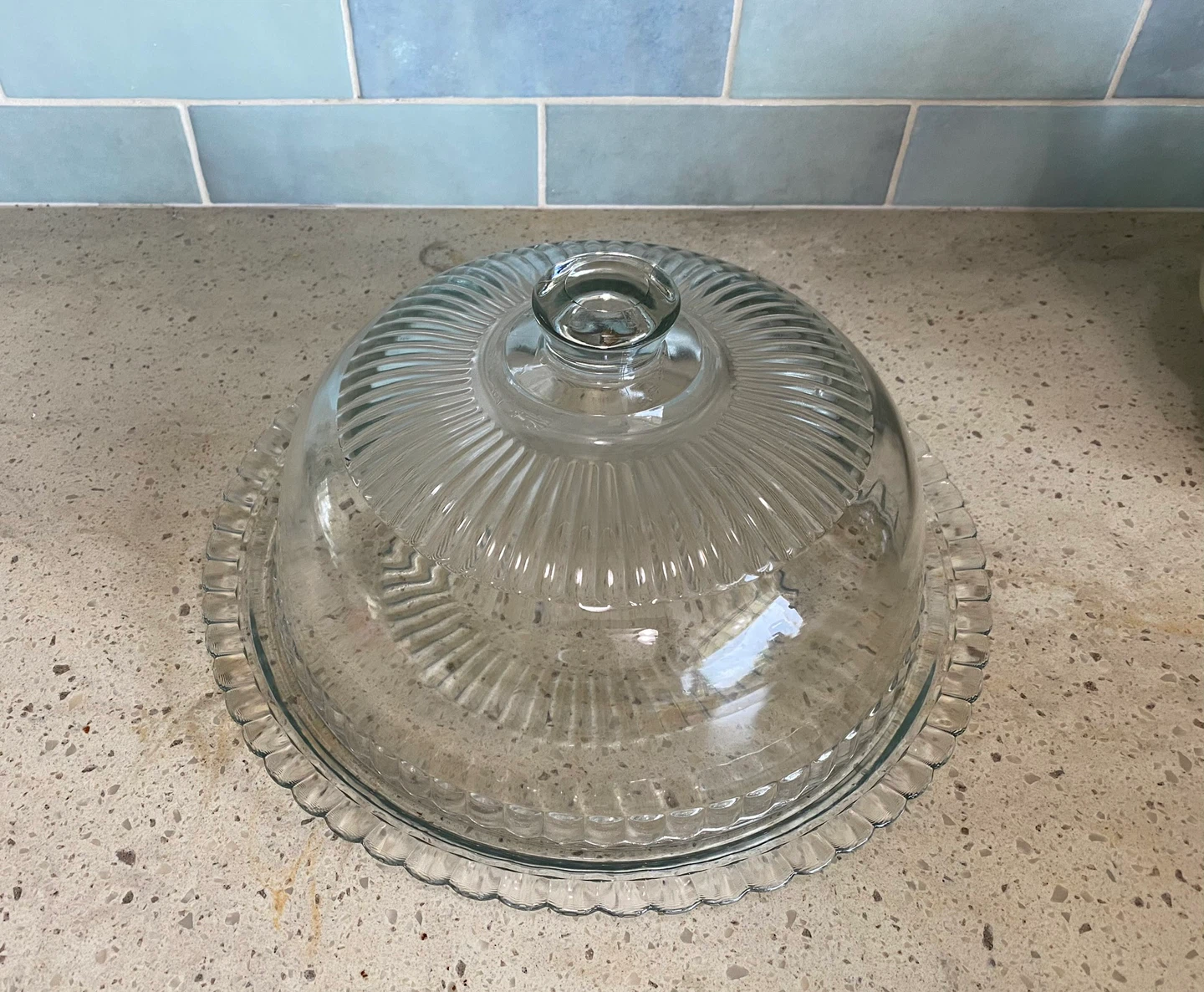Glass cake dome on glass plate - photo 4
