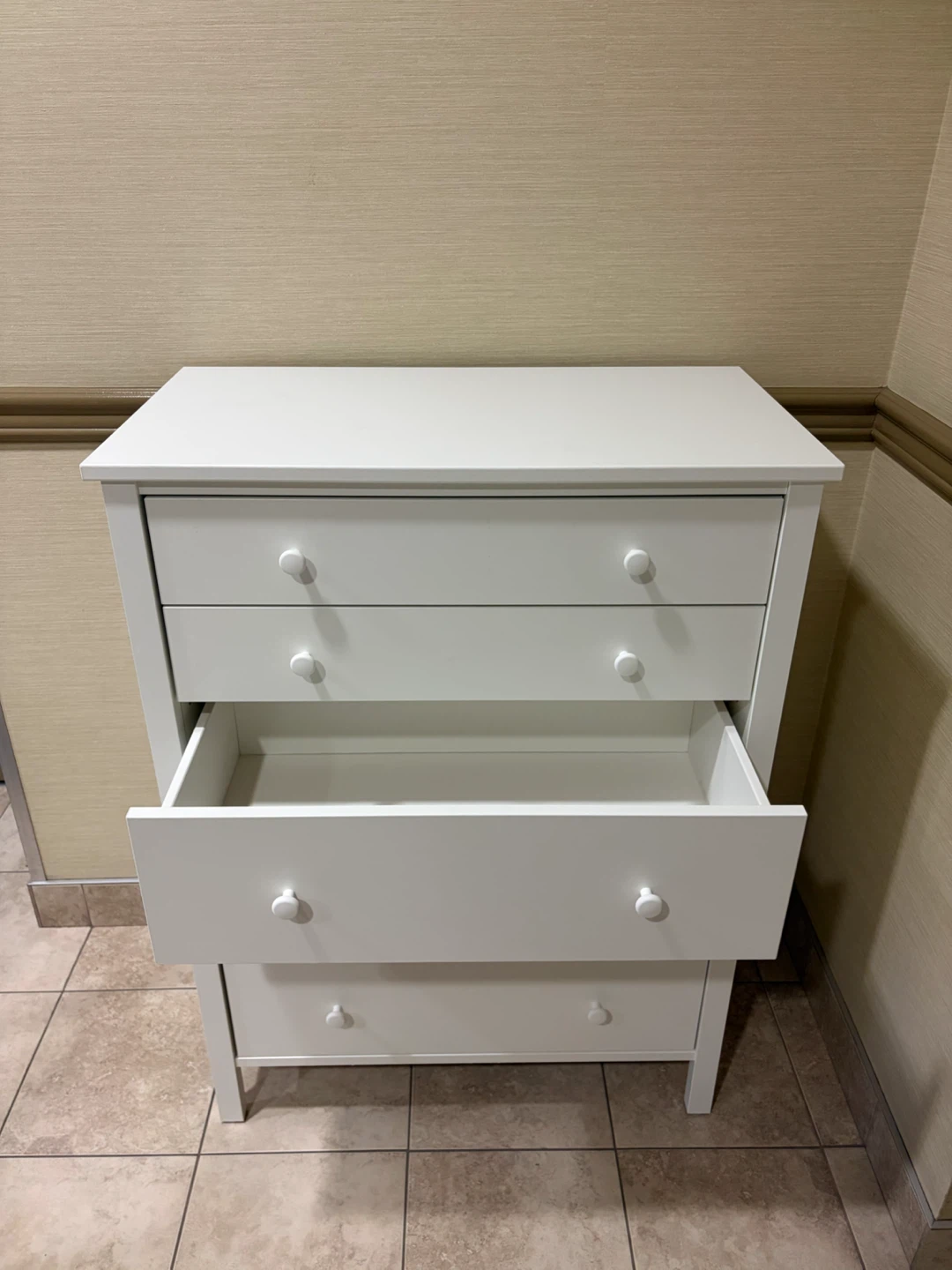IKEA white dresser with 5 drawers in good condition - photo 4