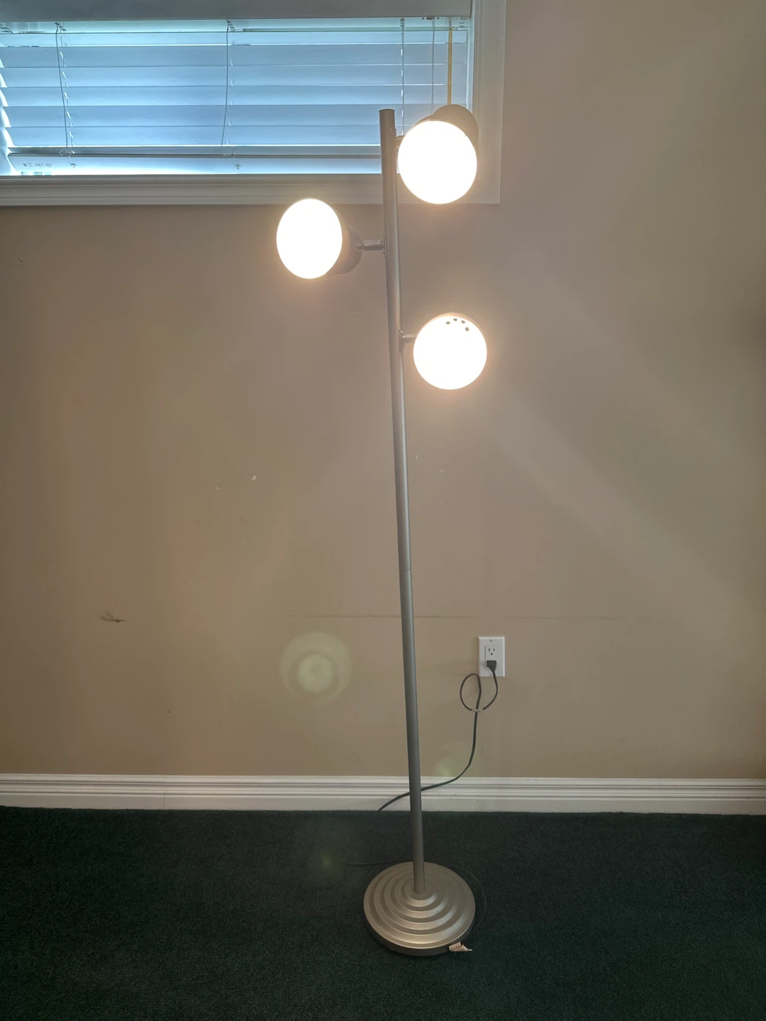 Three-light floor lamp