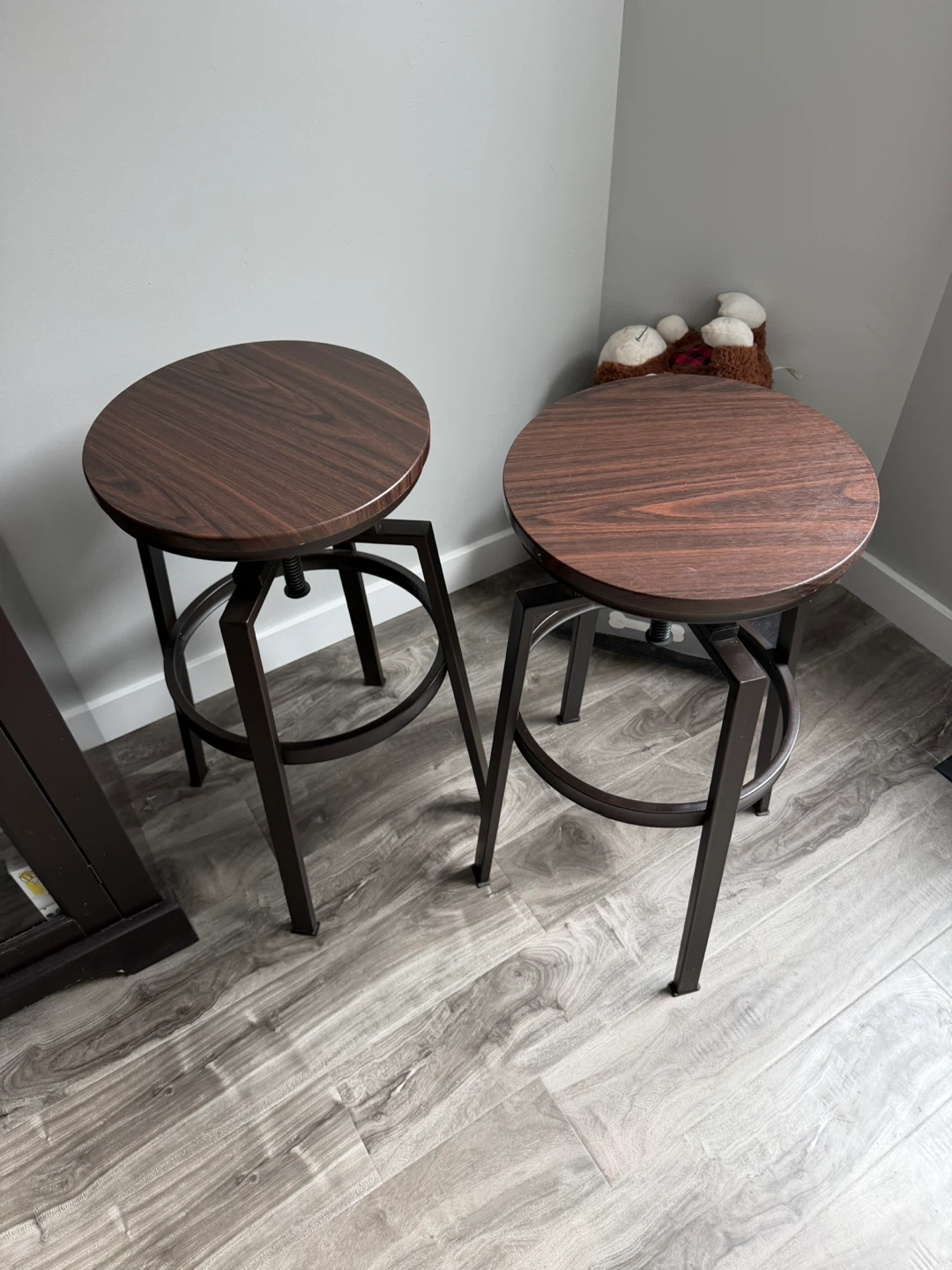 Industrial Adjustable swivel Bar Stools - photo 2
