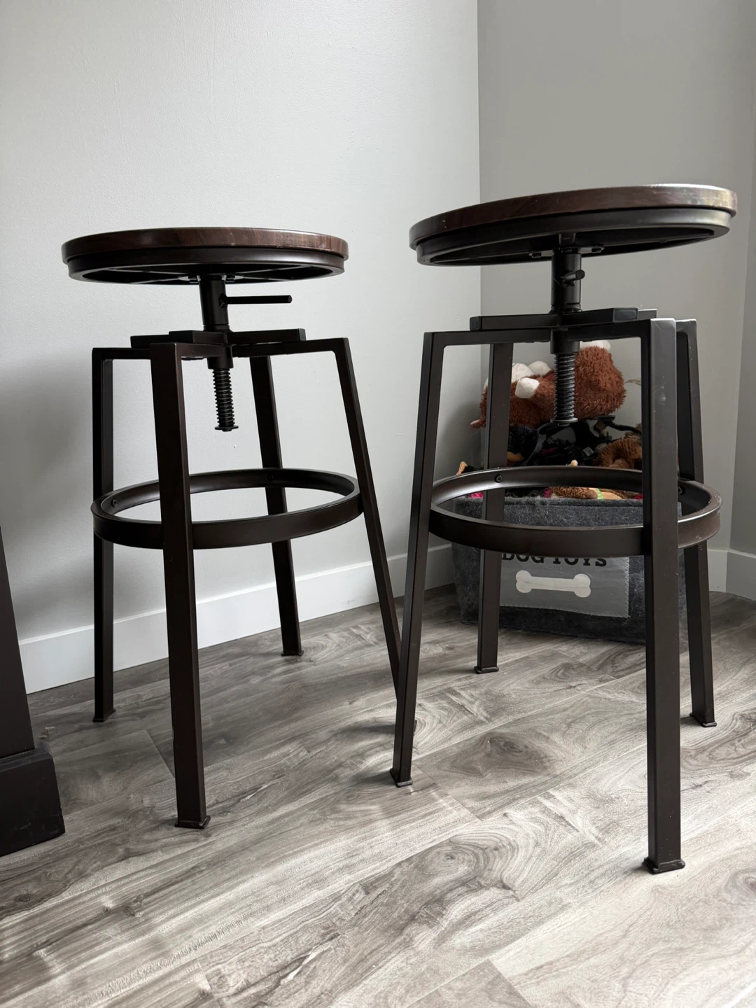Industrial Adjustable swivel Bar Stools - photo 3